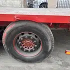 سطحه للإيجار ثلاث محاور