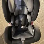 مقعد سيارة للاطفال