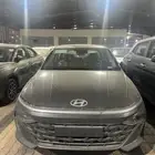 هونداي اكسنت فليت 2025 ابيض سقف اسود و رصاصي و زيتي