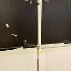 للبيع حامل محاليل و مغذي متنقل