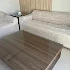 كنب وطاولة خدمة
