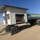 قلص عايدي مع غرفه