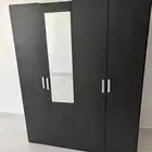 غرفه نوم كامله مع تلفزيون وطاوله وثلاجه وكنب