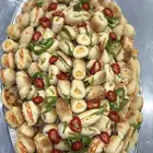 موجود صواني معجنات وصحون ورق عنب للمناسبات الحفلات والعرس