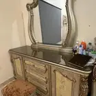 غرفة نوم كاملة سرير و دولاب و تسريحة و كوميدينة