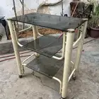 طاولة تلفزيون قديمة