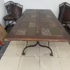طاولة طعام