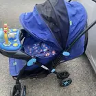 عربية اطفال مع مشاية