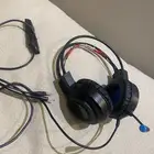 يد سوني فور والسماعه على السوني وعلى البيسي