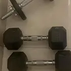 ادوات دمبل رياضية.