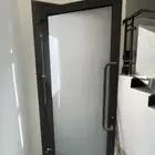 للبيع باب ألمنيوم خارجي نظيف لم يستخدم