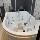 ثنين مكيف كاسيت وواحد جاكوزي على السوم فيها مشاكل بسيطه