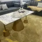 طاوله مع بناتها استخدام نظيف
