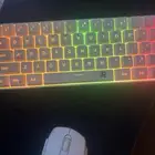 ماوس و كيبورد لاسلكي مع ماوس باد اسود