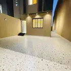 للبيع ادوار ارضي بحوش مدخل سيارة من 550 الف شمال الخميس