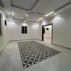 شقه جديده للايجار تتكون من 5 غرف مع السطح