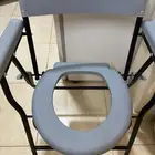 كرسي مرحاض لذوي الإحتياجات الخاصة