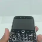 جوال بلاك بيري Bold9900 جديد فيه خدش بسيط موضح ب الصوره