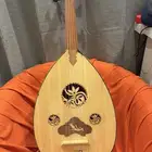 الة عود موسيقى