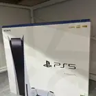 سوني 5 مع أغراضه ويدته