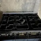 فرن شغال باغراضه كامل بس العين الي بانص بها خراب
