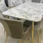 طاوله طعام