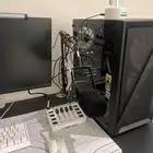 بي سي جديد مع اغراضه كيبورد وماوس ومكسر ومايك وشاشتين