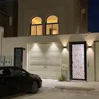 دور العارض بمدخل سياره