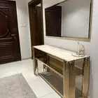 كونسول مدخل ستيل ذهبي و رخام مع مرايته