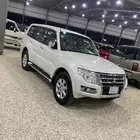 متسوبيشي باجيرو أربع باب ماشي 220
