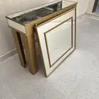 طاولة استقبال ومرايه زجاج