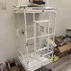 قفص كبير للطيور   نظيف وبحالة جيدة