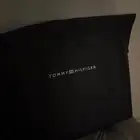 شنطه تومي هليفر جديده ب 299 ريال فقط