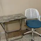 كرسي وطاوله