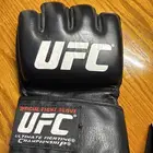 ufc gloves size large extant condition like new قفاز يوف س