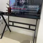 السلام عليكم طاوله للبيع جديده توي ماخذه سبب البيع مابيها
