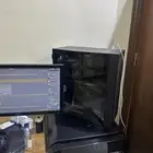 للبيع pc مع شاشتين و ماوس و كيبورد