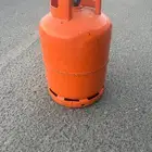 أسطوانة للبيع