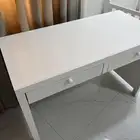 طاولة مكتب وسرير اطفال من ايكيا
