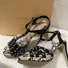 كعب جديد من Menbur