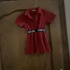 فستان طفله صغيره.