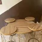 طاوله كبيره مع اربع طاولات خدمه استخدام قليل