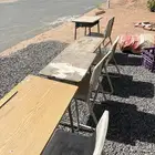كراسي وطاولات مدرسيه العدد محدود والله يرزقنا وياكم