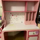 مكتبه وتسريحه