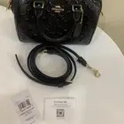 شنطه جديده ميني COACHأصليه سعر الشراء 1400البيع 1000