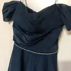 فستان كحلي ناعم للمناسبات