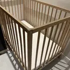 سرير اطفال وطاولة