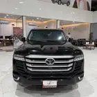لاندكروزر L4 سعودي 2025 اسود شبه جديد