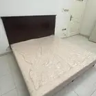سرير كبير فاخر لشخصين