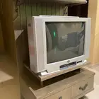 تلفزيون قديم يشتغل مفيه شي والبيع حو والمكتبه